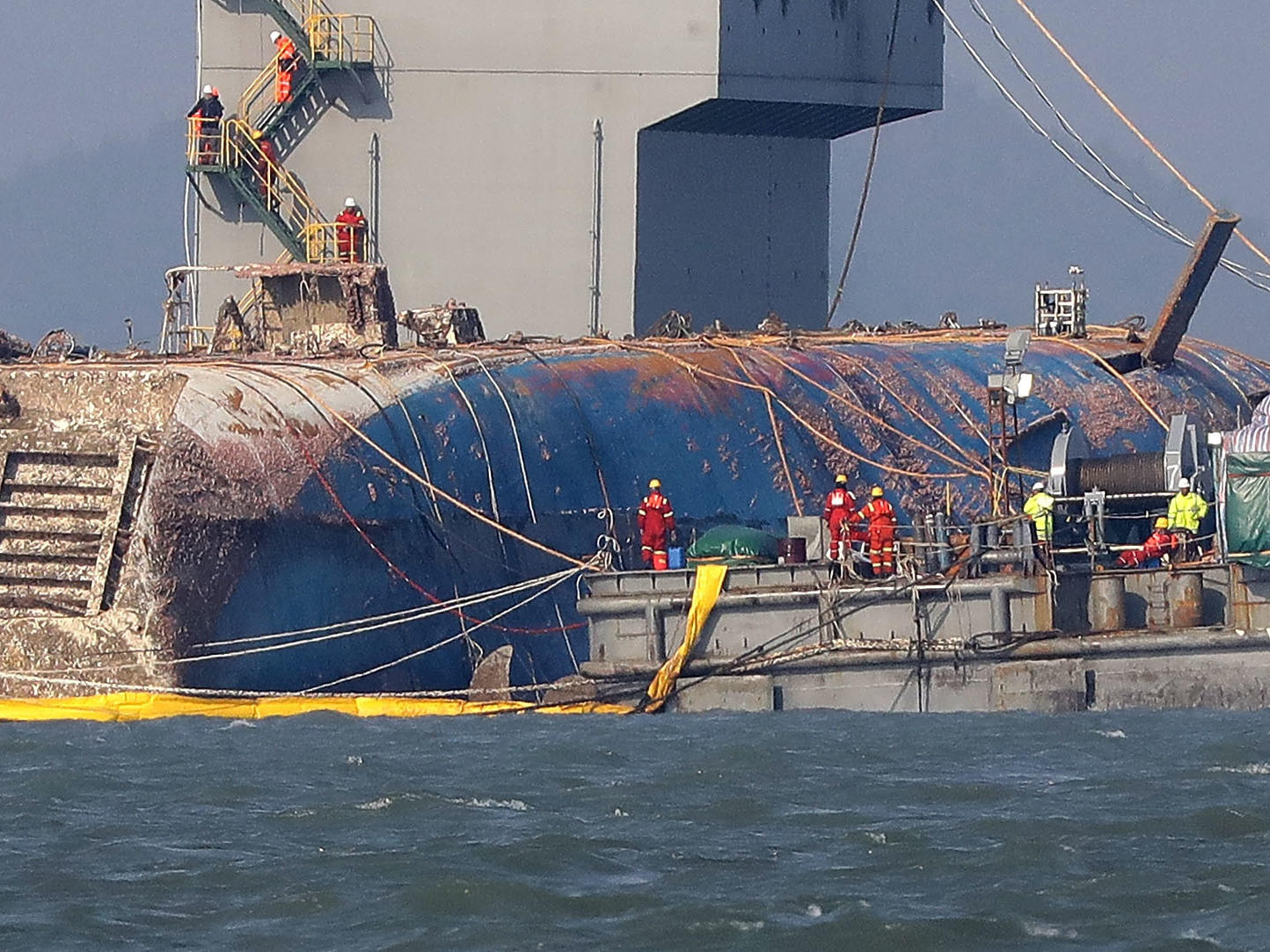 South Korea Tries To Raise Sewol Ferry Nearly 3 Years After