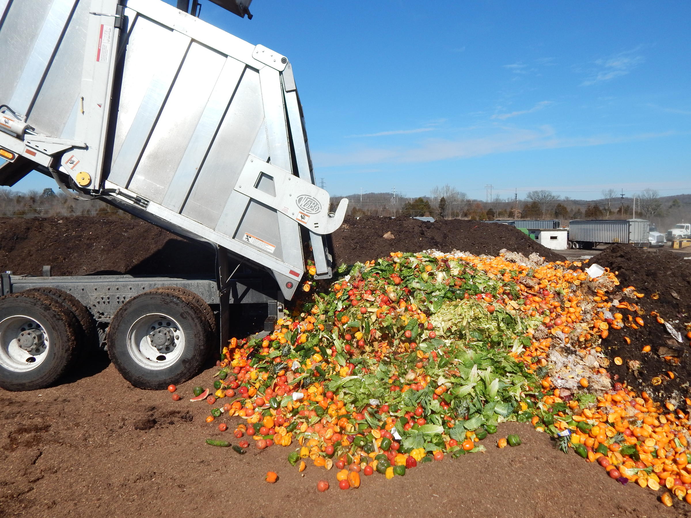 compost-at-the-curb-experiment-could-spur-food-waste-pickup-throughout