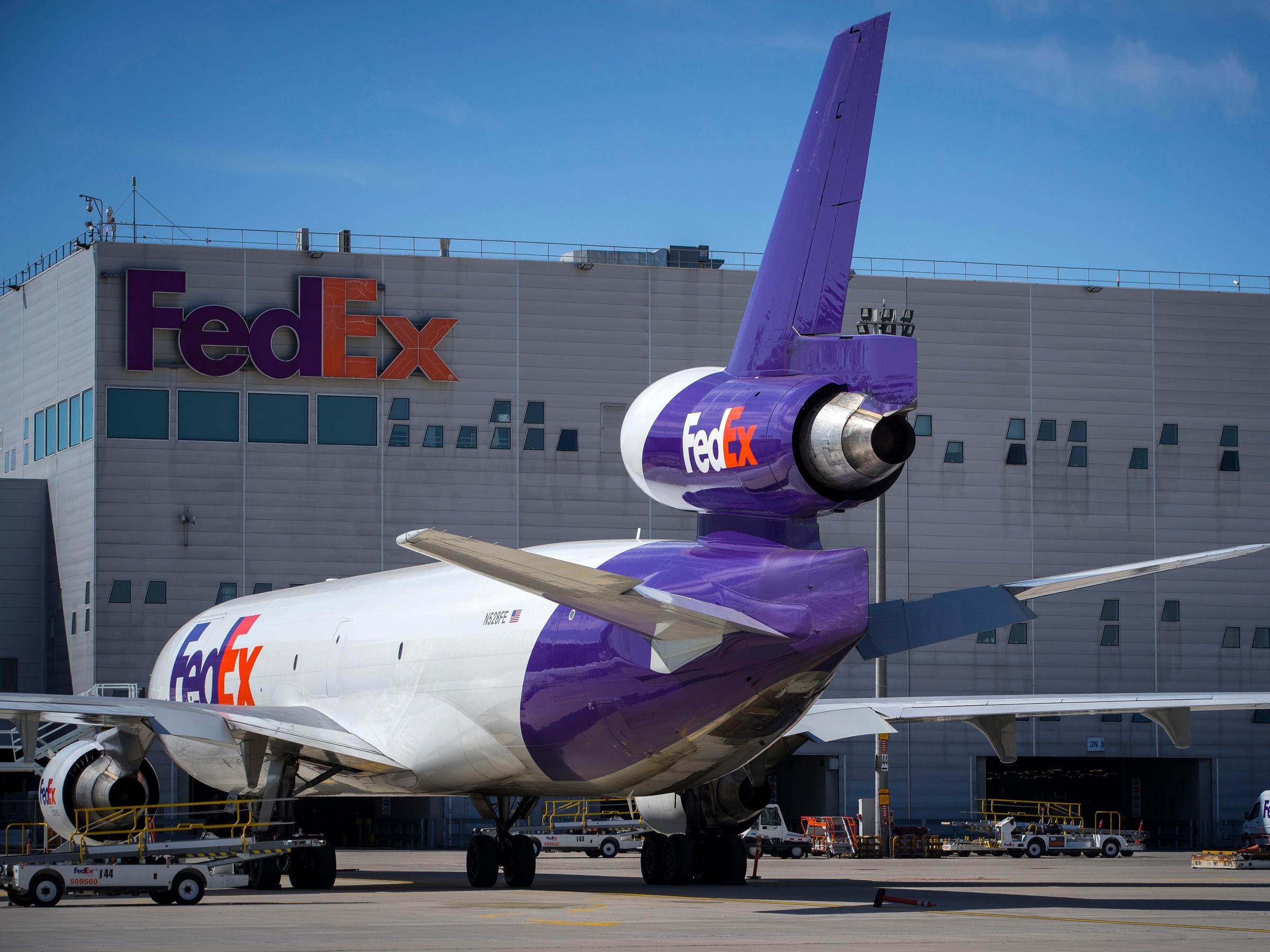 FedEx Sues U S Commerce Department Over Export Controls In Huawei 