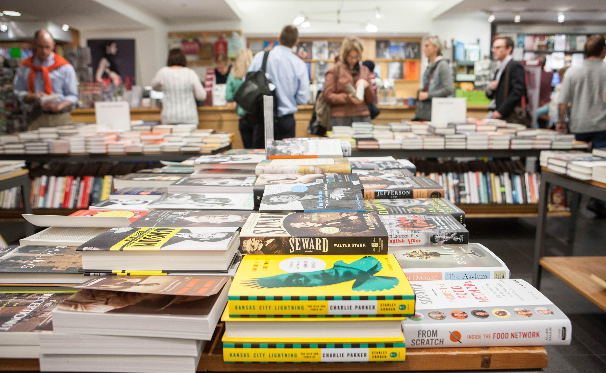 One Nyc Indie Bookstore Survives By Being Small And Specialized Wcai