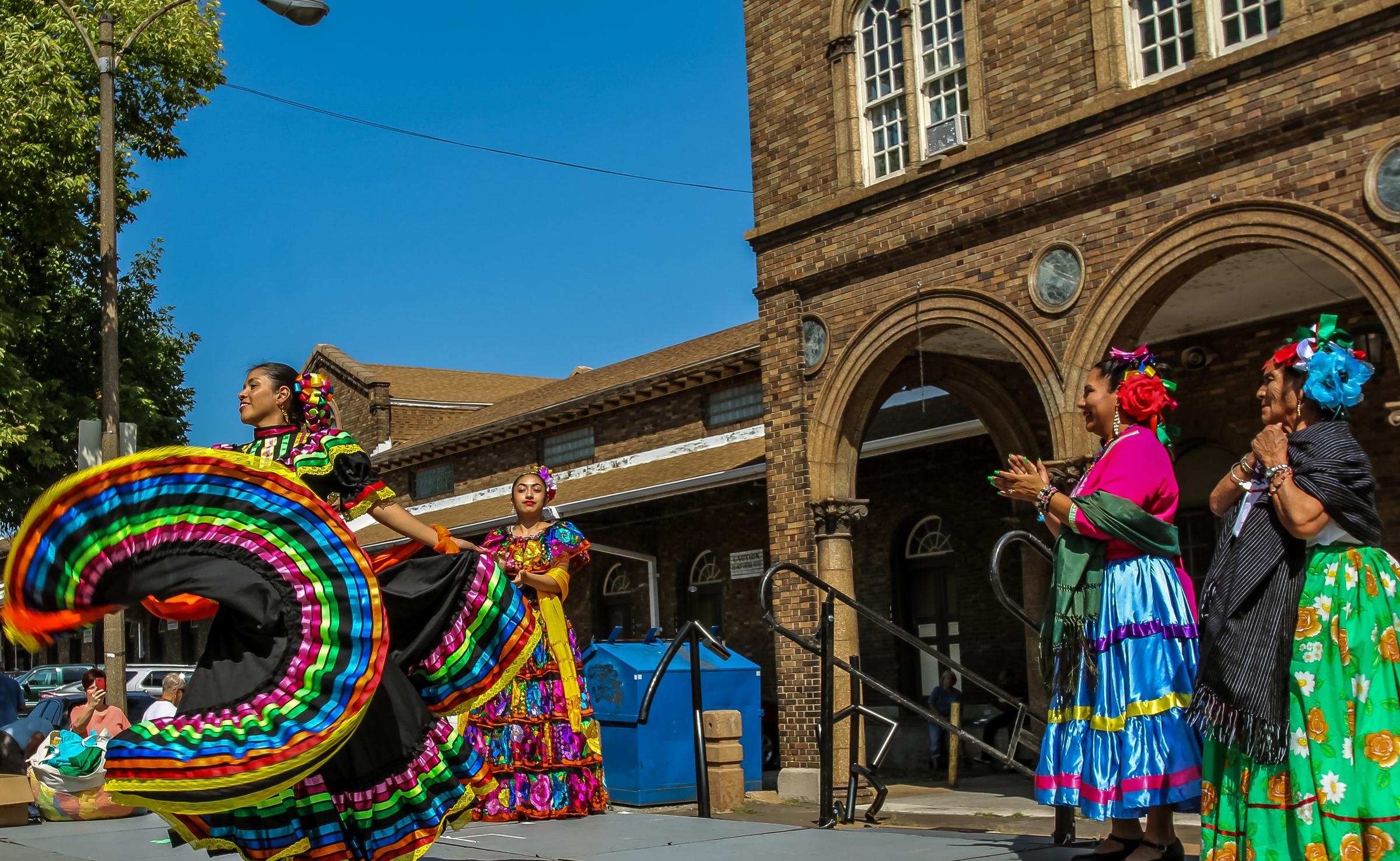 Celebrate Hispanic Heritage Month At These 6 Events In Metro St Louis 