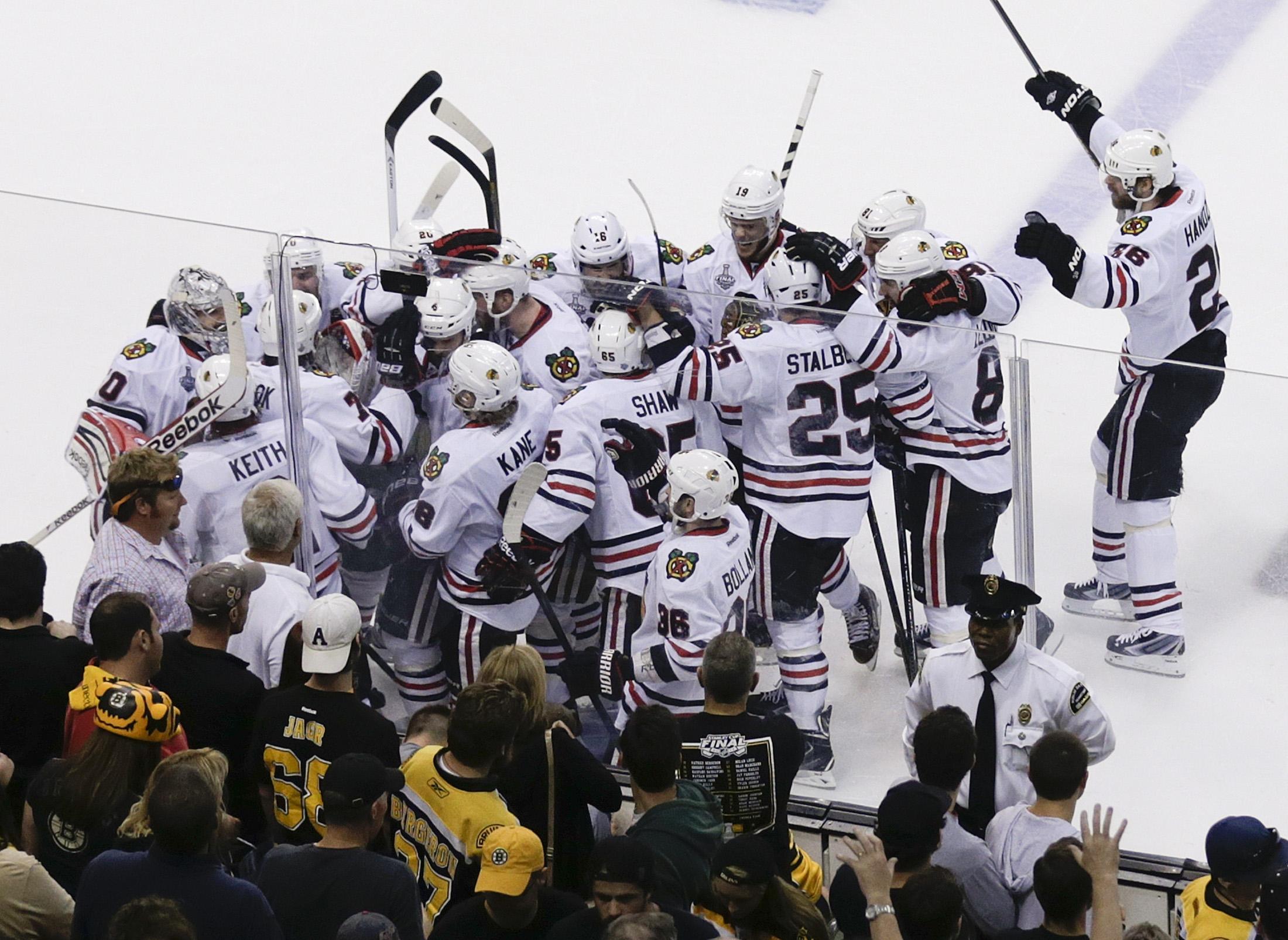 Blackhawks Advance To Stanley Cup Playoffs Defeating Oilers In Game 4 Nbc Chicago