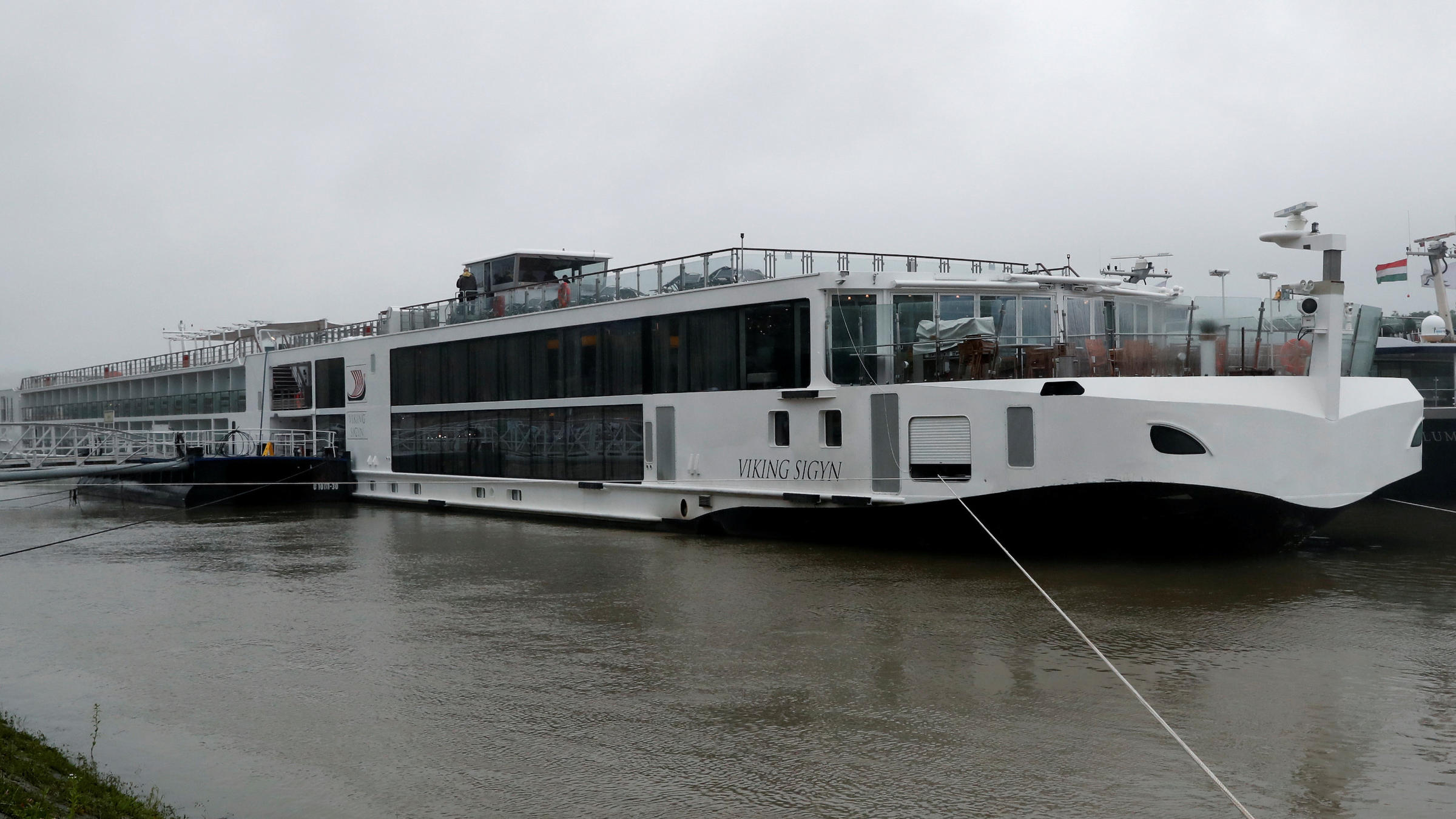 Captain Detained After Tour Boats Collide In Hungary At Least 7 Dead 21 Missing Public Radio Tulsa