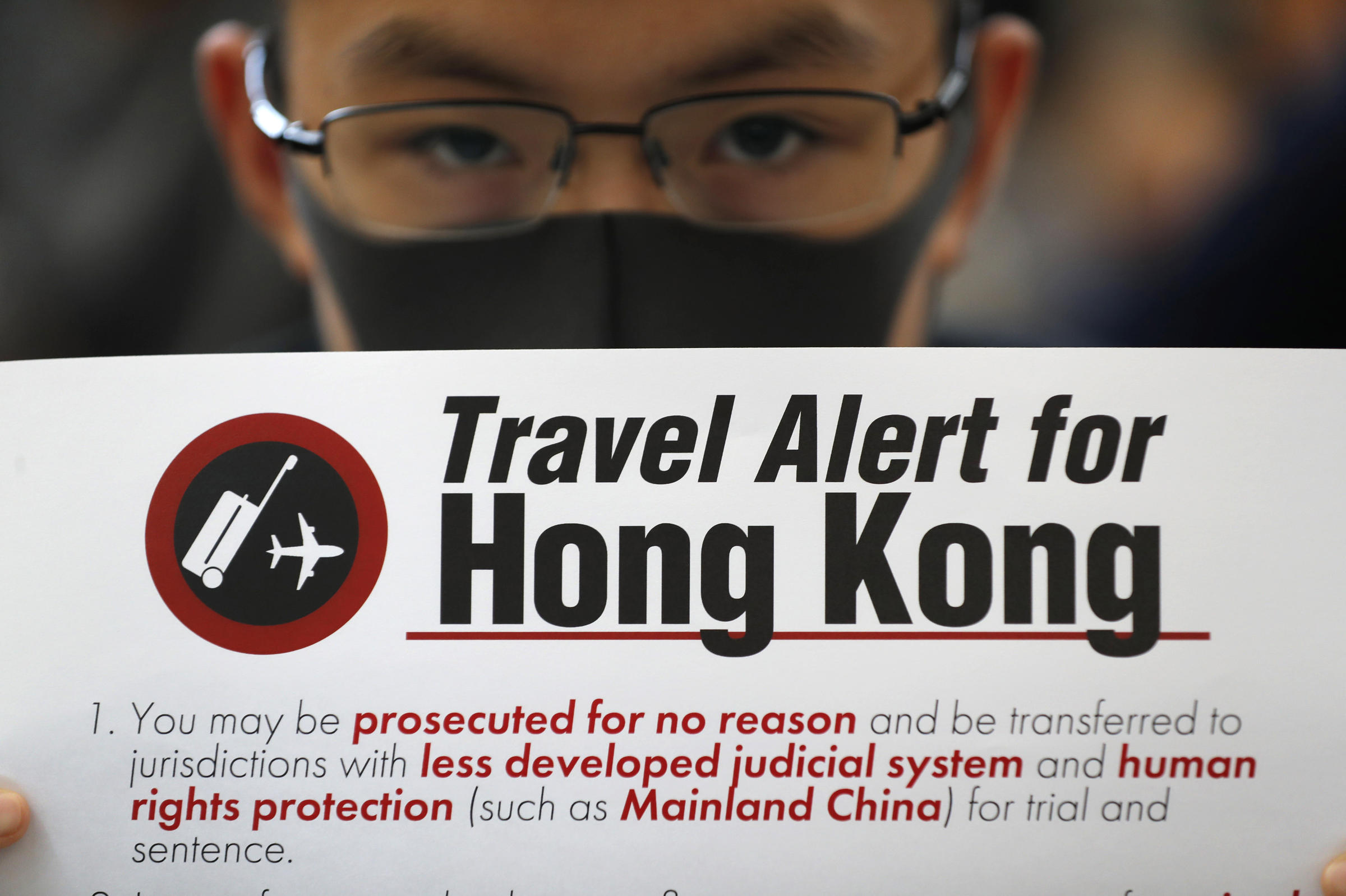 Arrivals At Hong Kong S Airport Get Travel Warning From