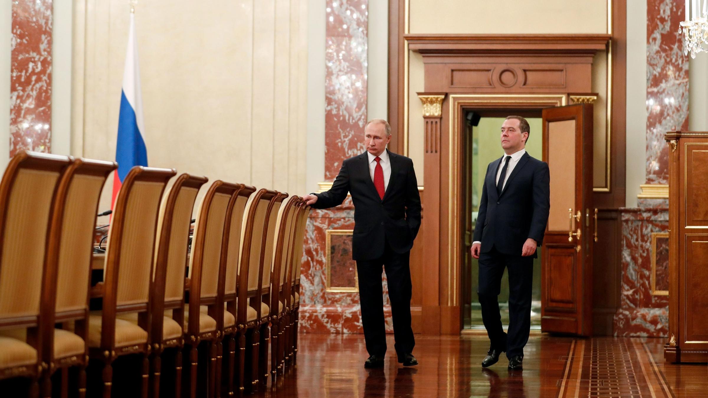 Russia S Government Resigns As Putin Moves To Change The