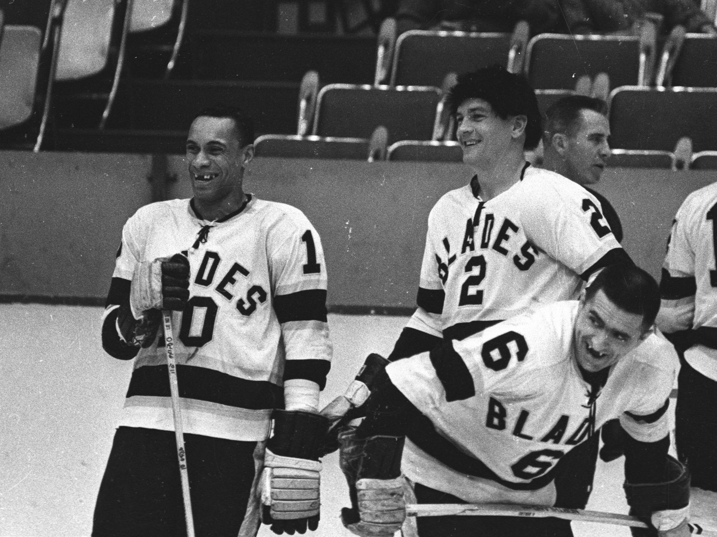 black-hockey-players-celebrated-in-nhl-s-mobile-history-museum-kunm