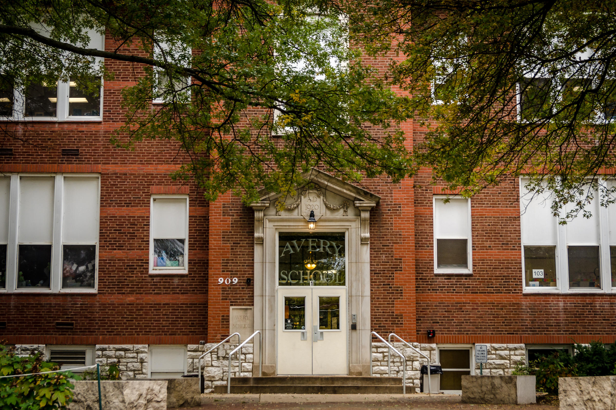 ster Groves' New School Attendance Lines Get Mixed Approval KBIA