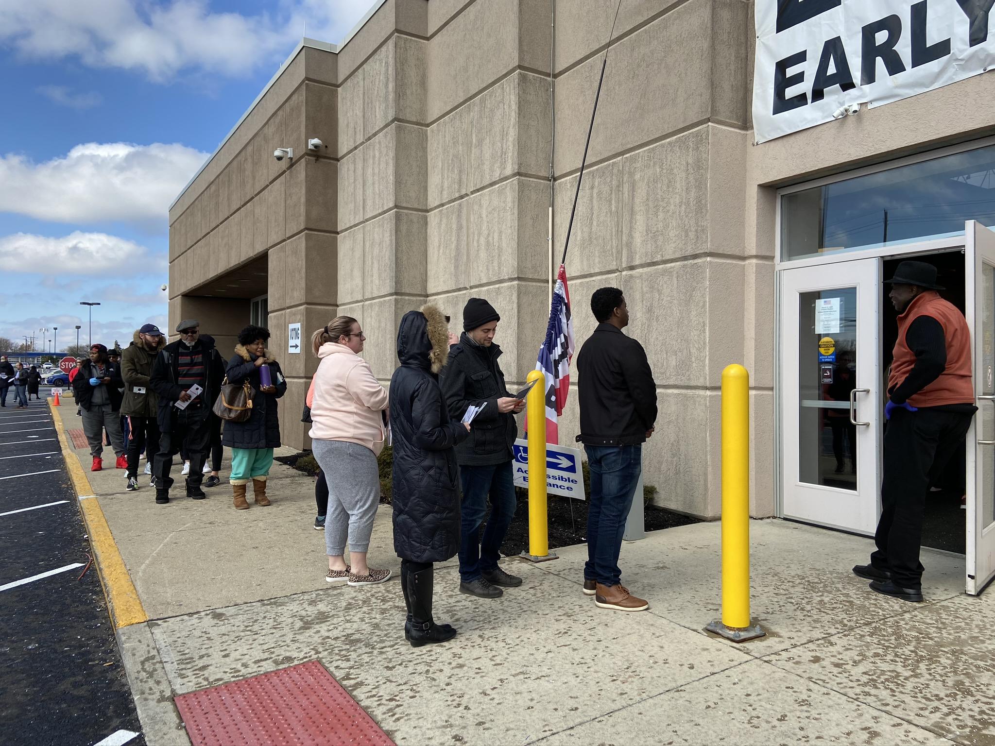 Thousands Of Voters Wait In Line On Last Weekend Day To Vote | WVXU