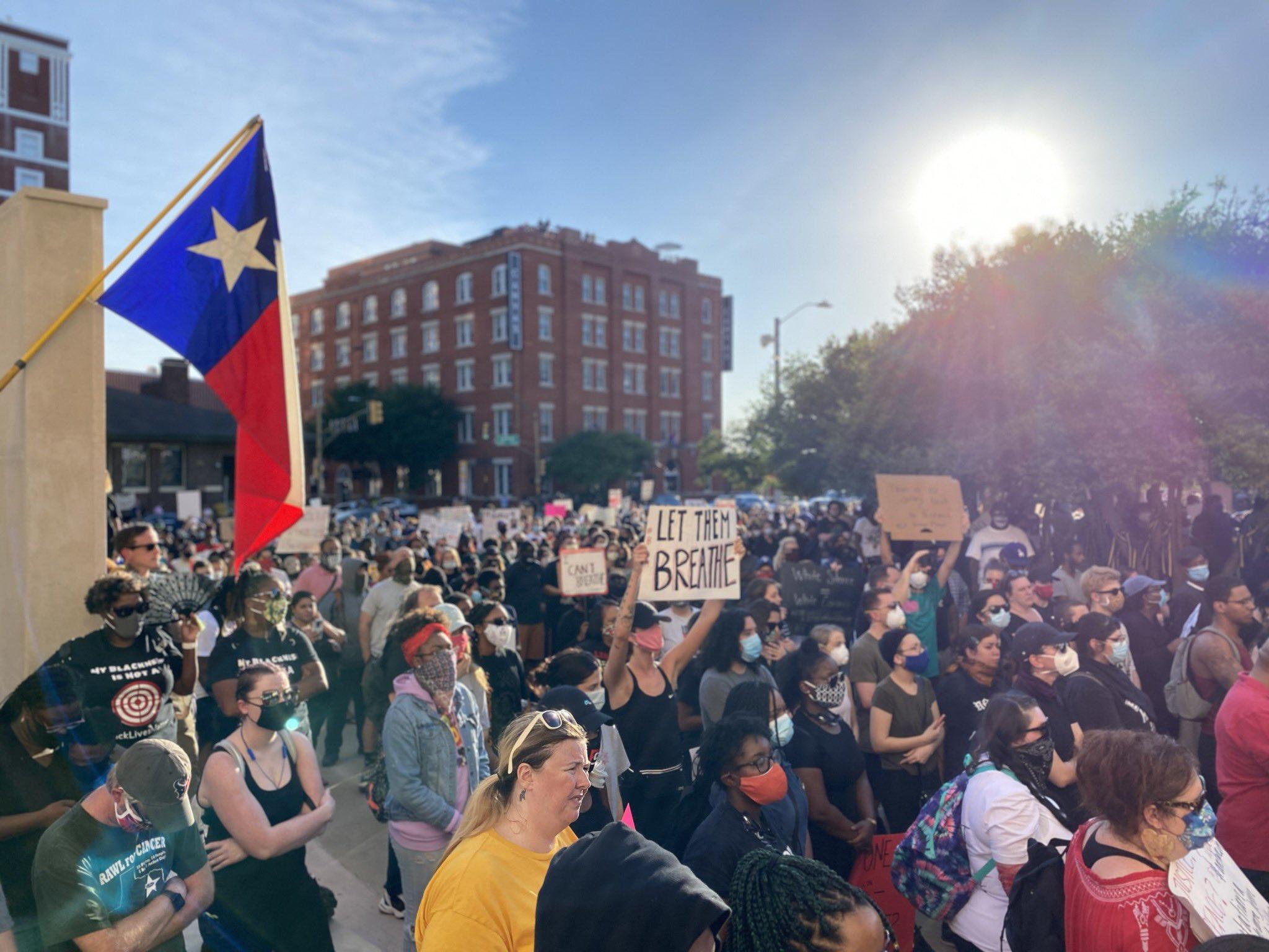 Protesters In Dallas Fort Worth Rally For Black Americans Killed By   866474993 