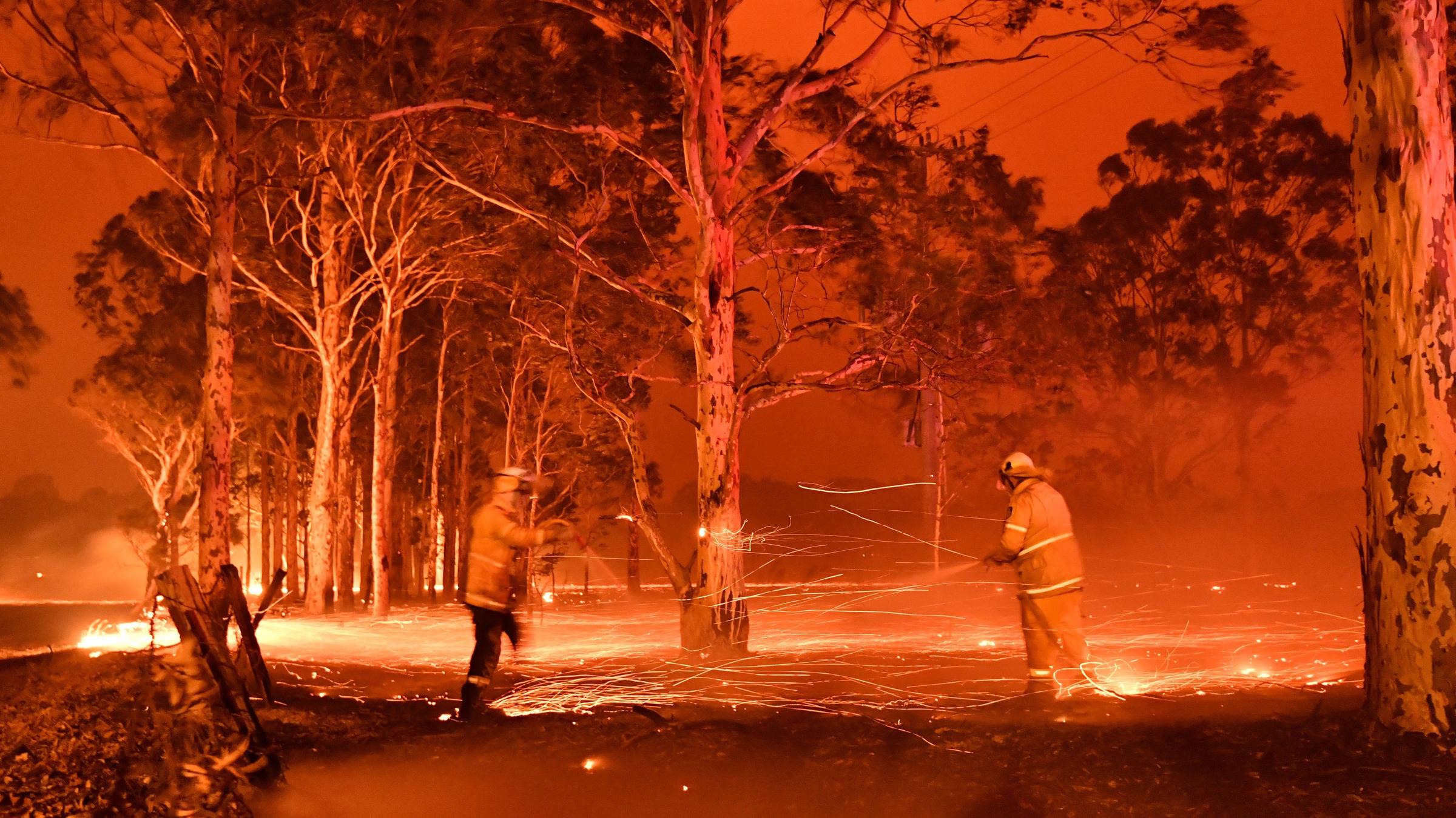 Australia Deploys Military Reservists To Combat Wildfire, As Thousands