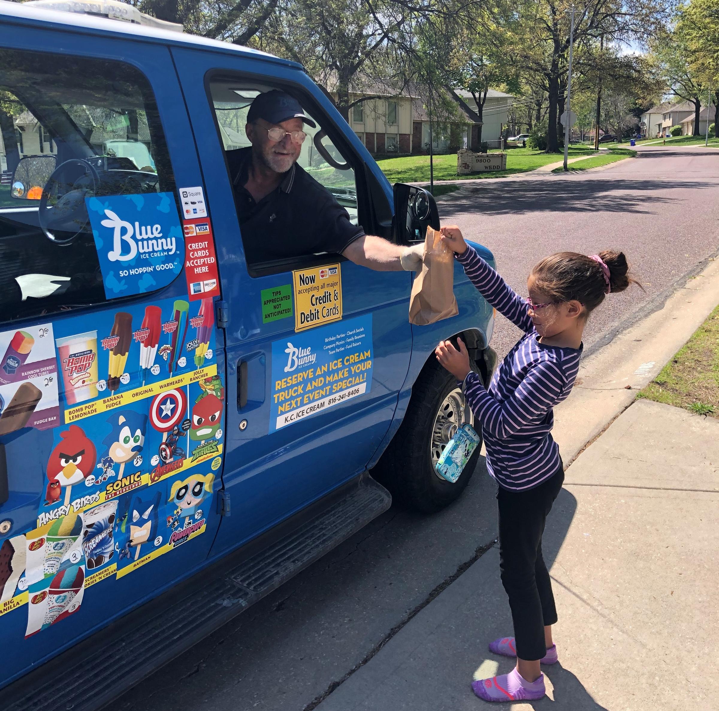 For Some In Overland Park Ice Cream Truck S Jingle Is Sweet Pandemic Relief But For Others It S Ca Kbia