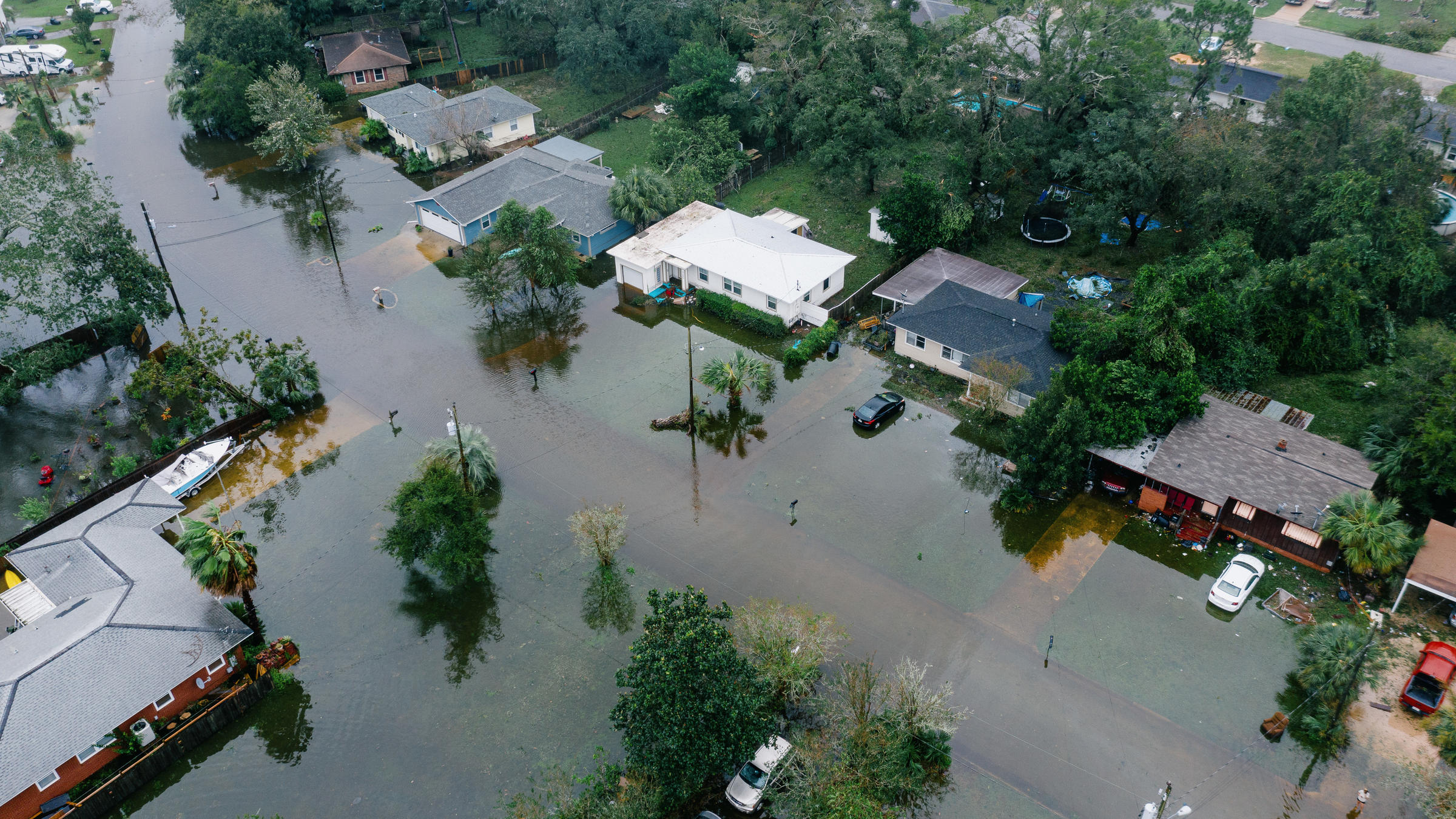 sally-brings-widespread-flash-floods-to-inland-areas-after-causing