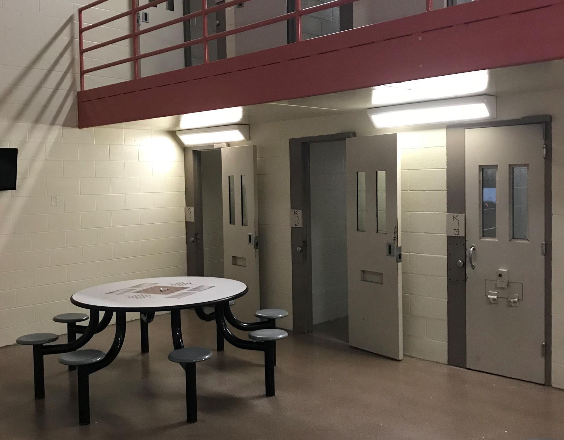 Henrico County Jail West 27 - 1b0puj4
