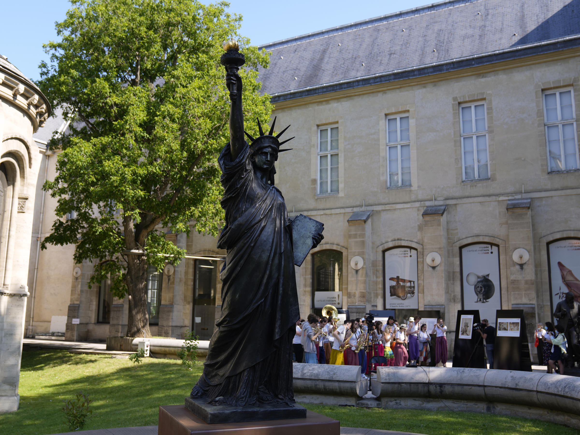 Little Lady Liberty France Is Sending The U.S. A Second, Smaller