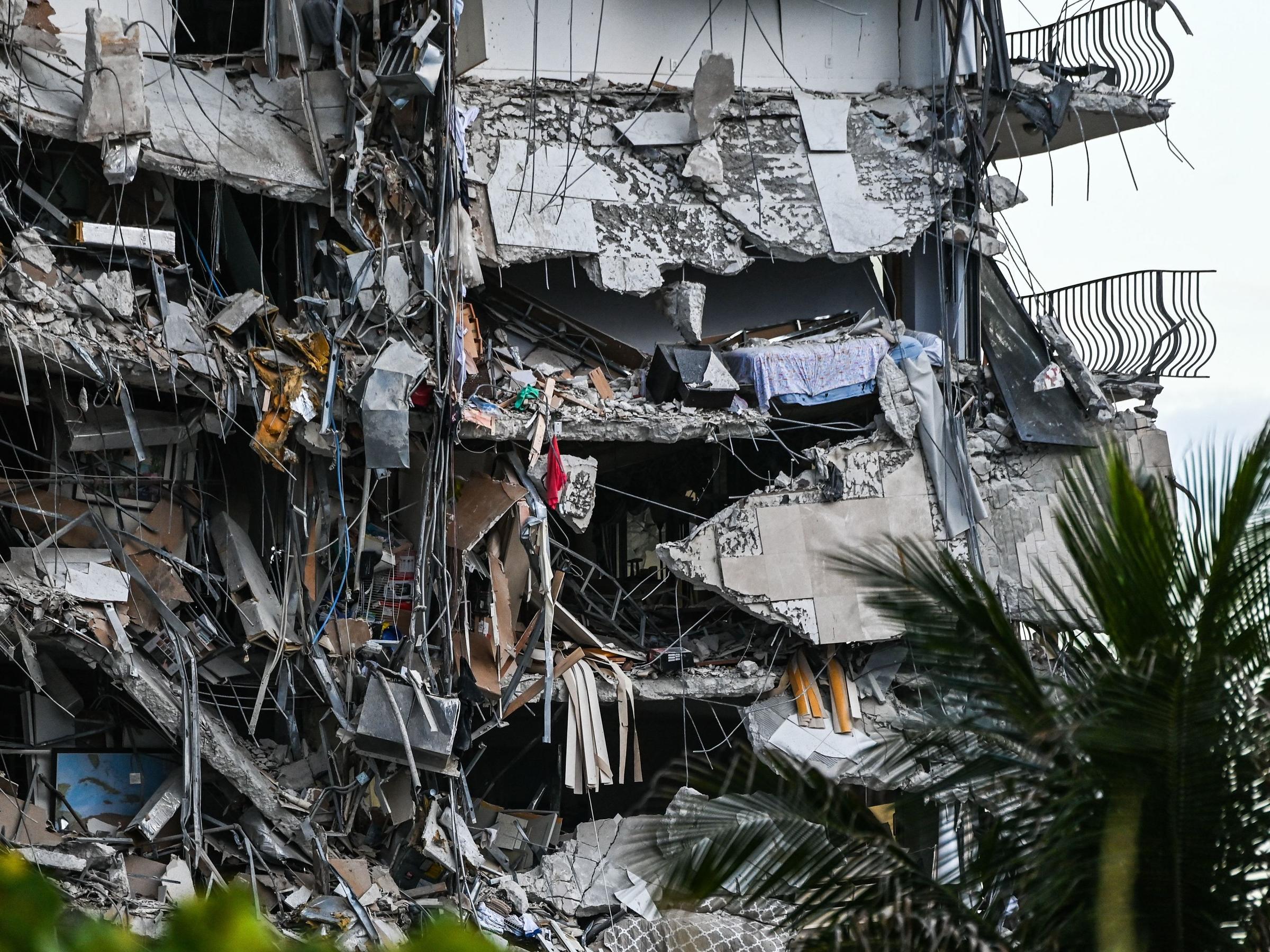 At Least 1 Dead After A 12-Story Building Partially Collapses Near ...