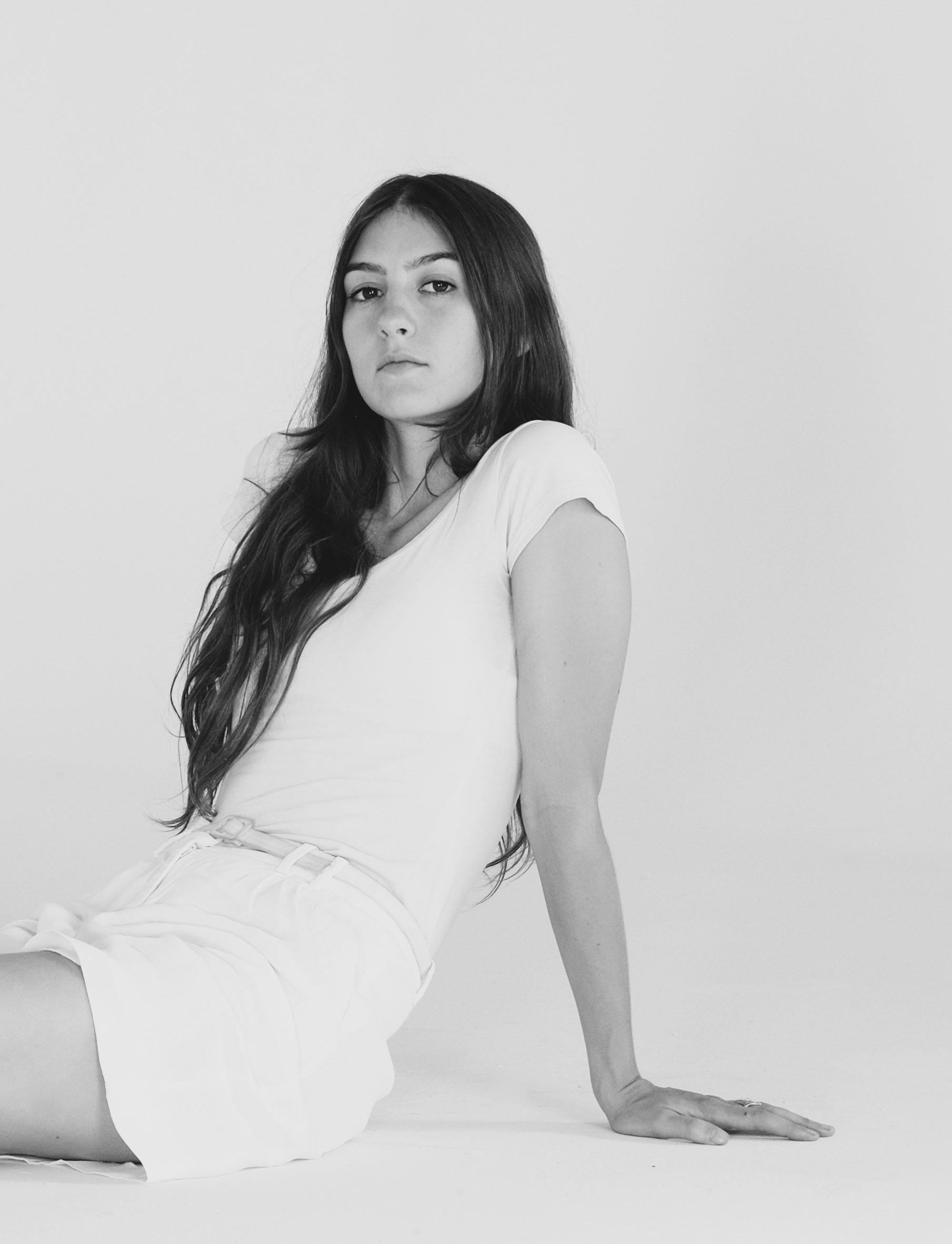 Weyes Blood Mixes Up A Playlist For A Party Full Of Pillow Talk Wunc