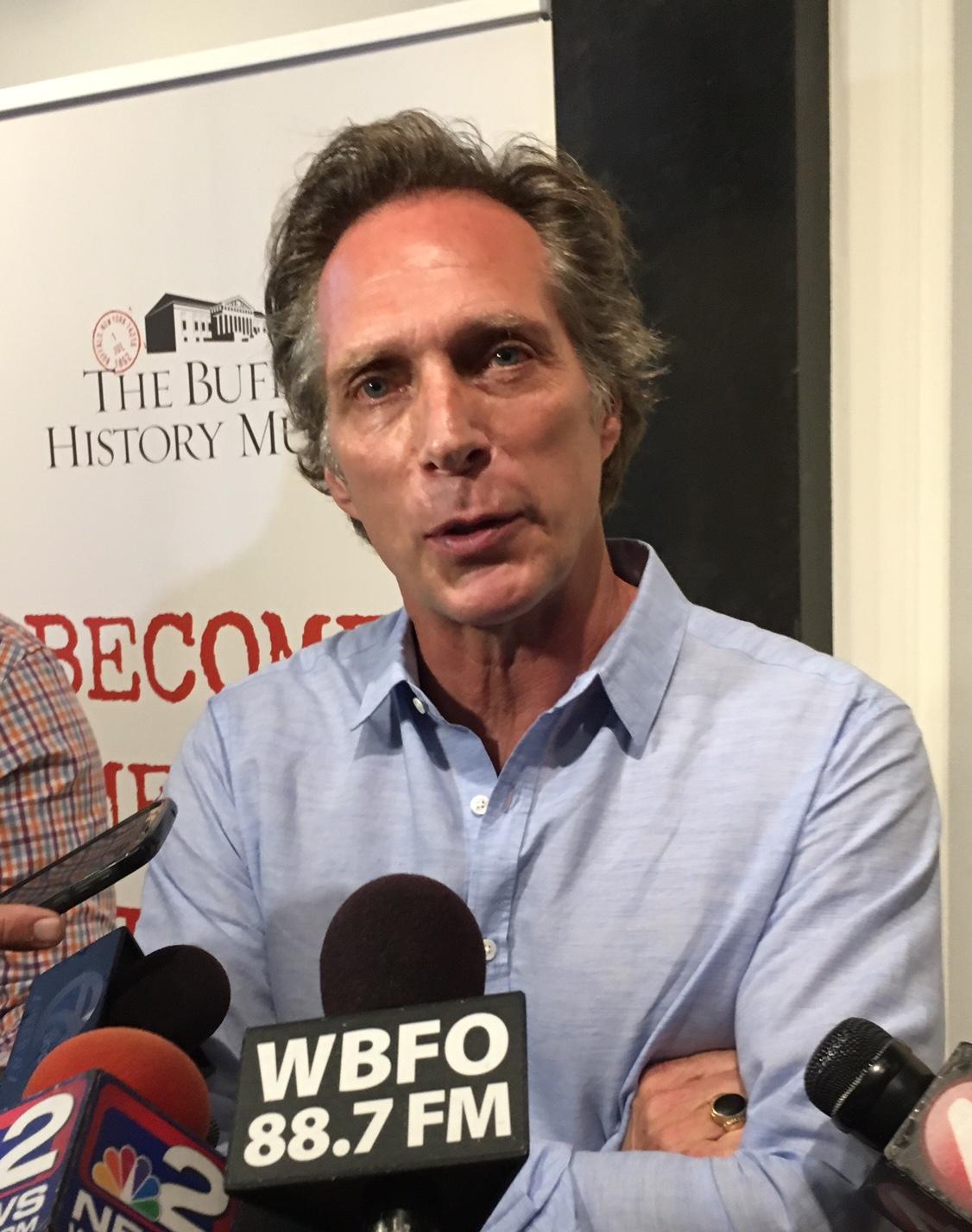 Is william fichtner paralyzed in real life