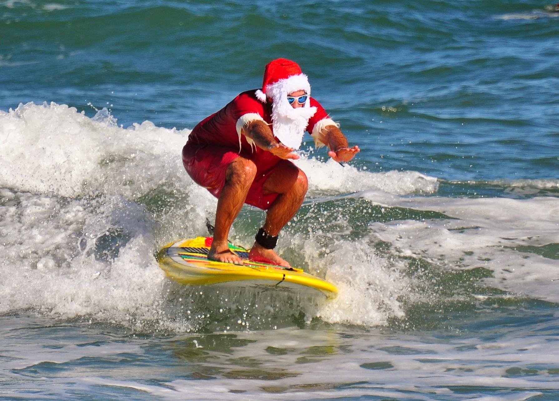 Surfing Santa 4 