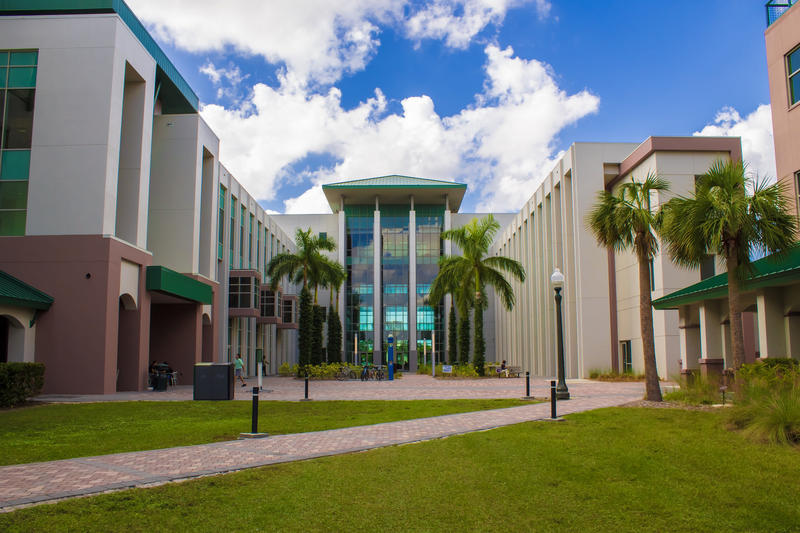 FGCU's Entrepreneurship Living-Learning Community | WGCU News