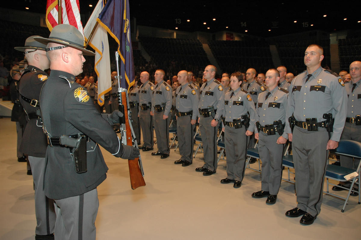 39 Cadets Graduate From Kentucky State Police Academy | WKMS