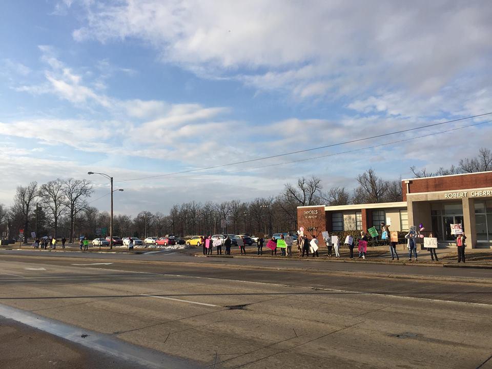 West Kentucky Residents Demonstrate on Women's March Anniversary in ...