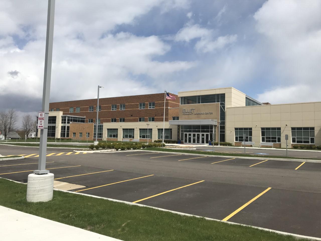 Akron Schools Preparing to Demolish Old Ellet High School WKSU
