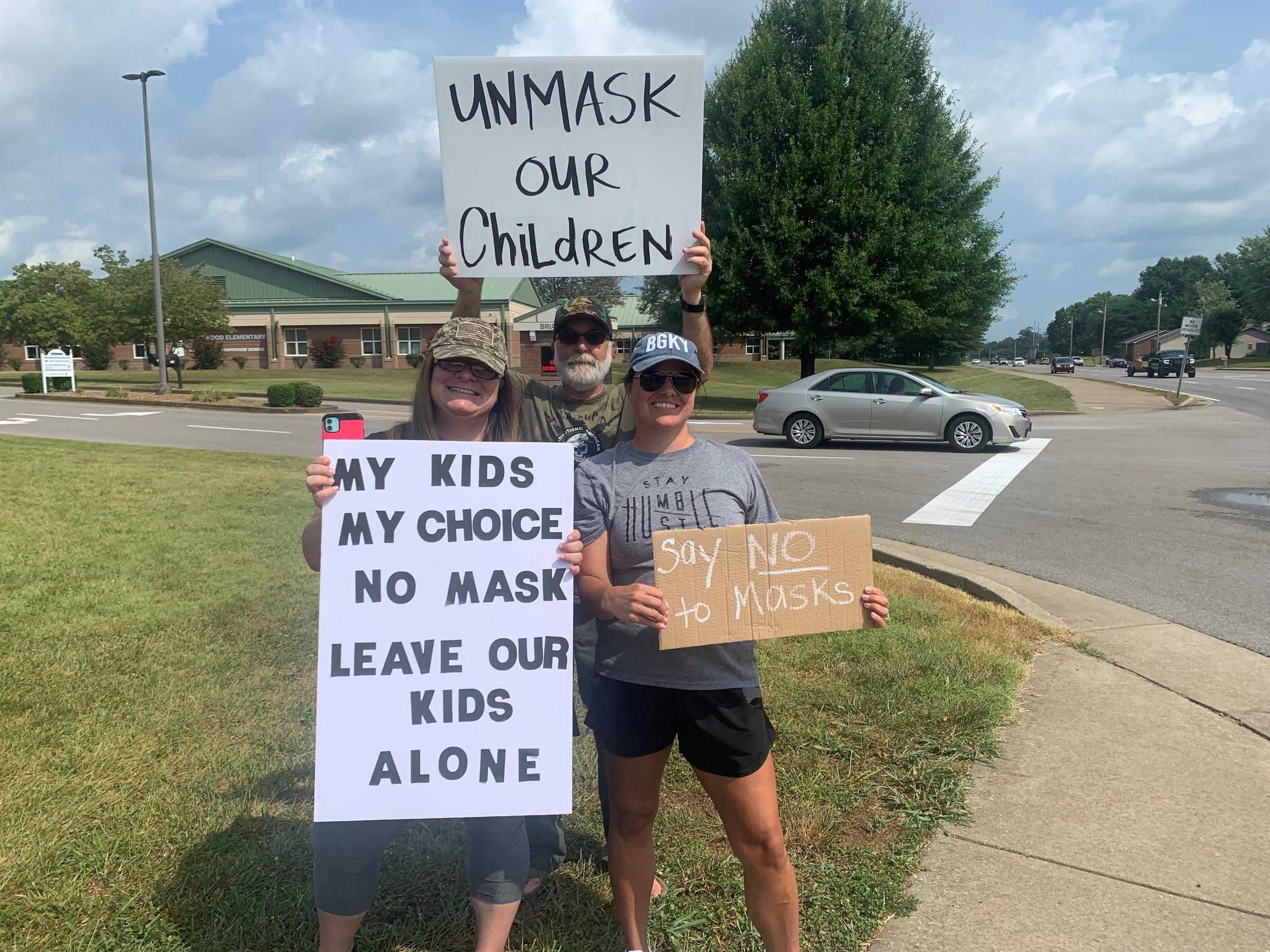 Warren Co. Schools Mask Mandate Draws Parent Protest Even As COVID-19 Cases  Escalate | WKU Public Radio