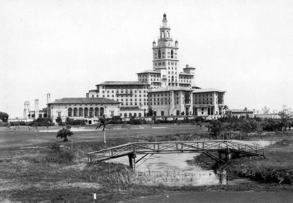 A History Of The Biltmore Miami S Best Known Creepy Hotel Wlrn Looking East Over The Golf Course At Miami Biltmore Hotel