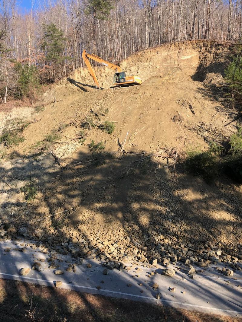 Landslide Blocking KY 801 to Thru Traffic at Cave Run Lake in Rowan ...