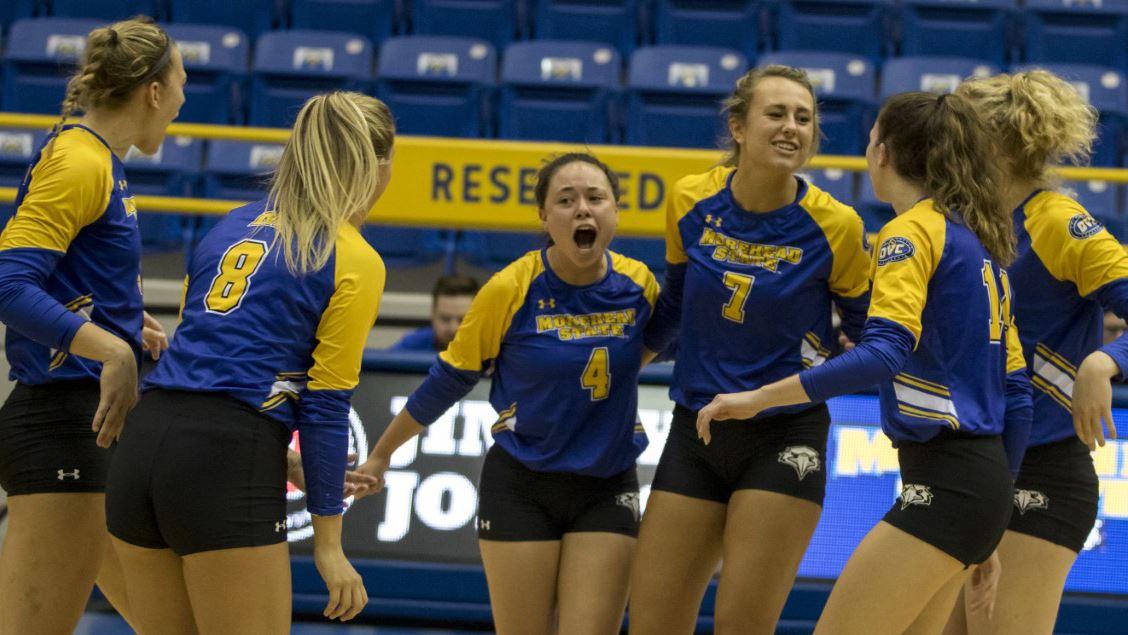 Volleyball Downs Southeastern Louisiana to Complete Undefeated Weekend
