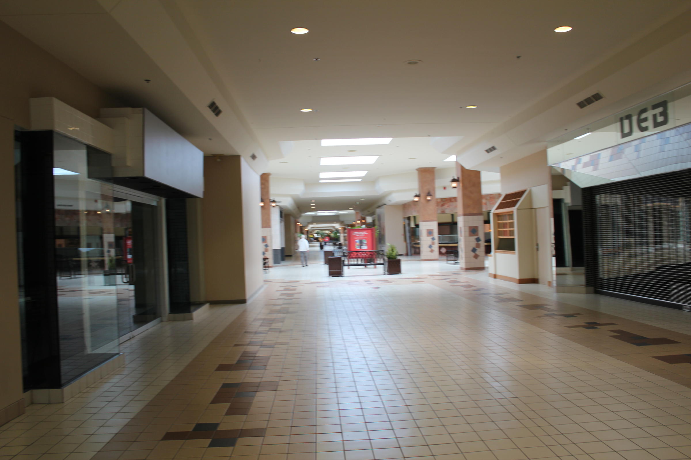 To Fix Struggling Holland Mall, Developers Flip it Inside Out | WMUK