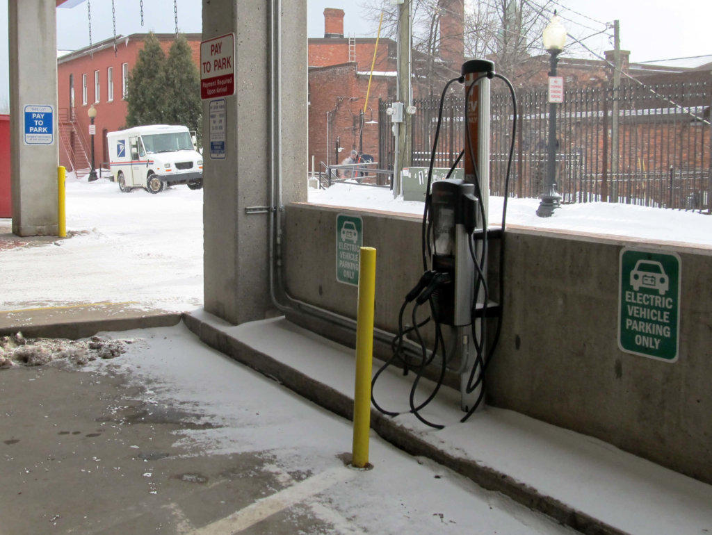Marquette installs carcharging station WNMUFM