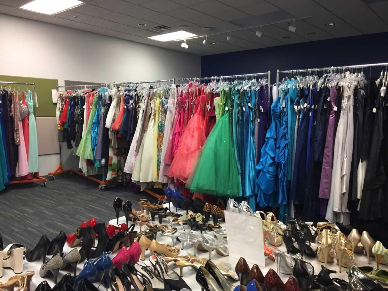 'Fairy Goodmothers' Make Prom Affordable For Columbus Teens | WOSU Radio