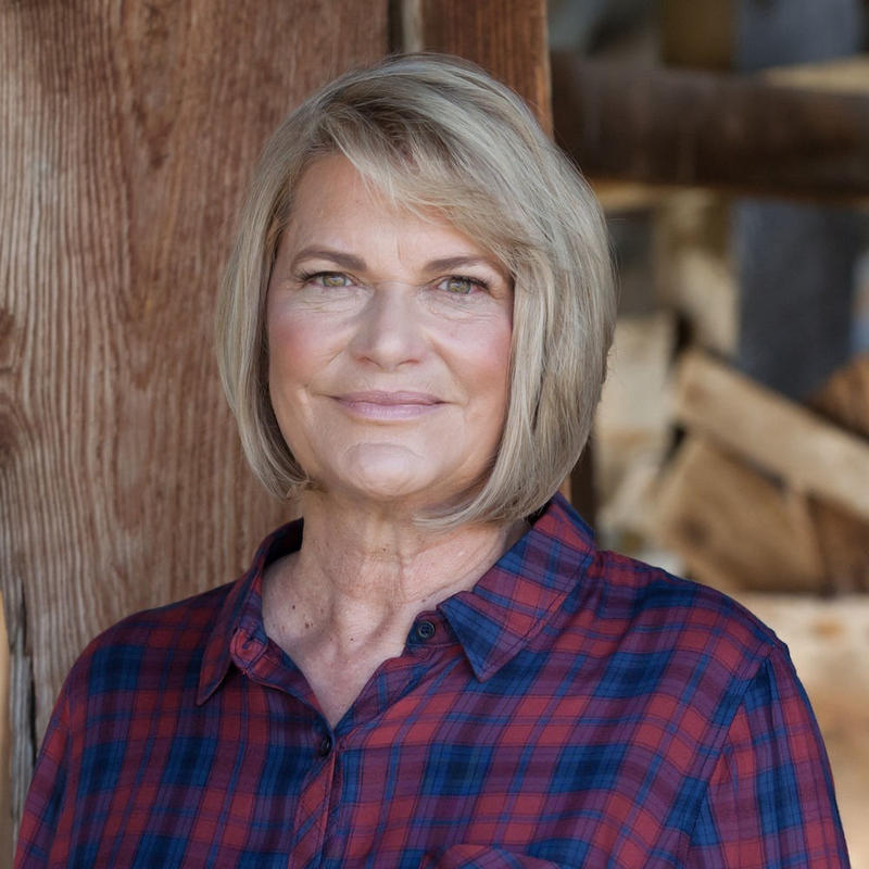 Cynthia Lummis First Woman To Win Wyoming Senate Seat Wyoming