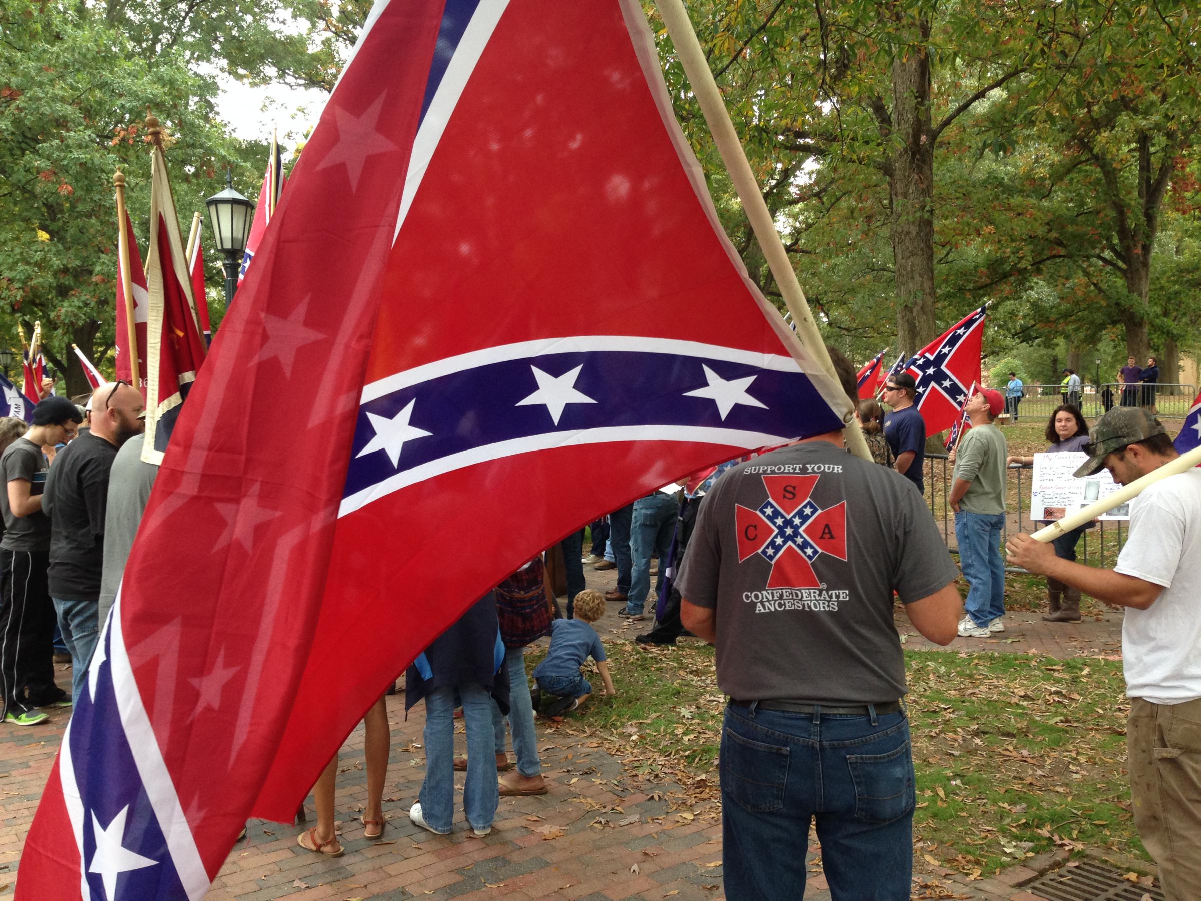 Orange County Approves Regulations For Flags, Including Confederate.