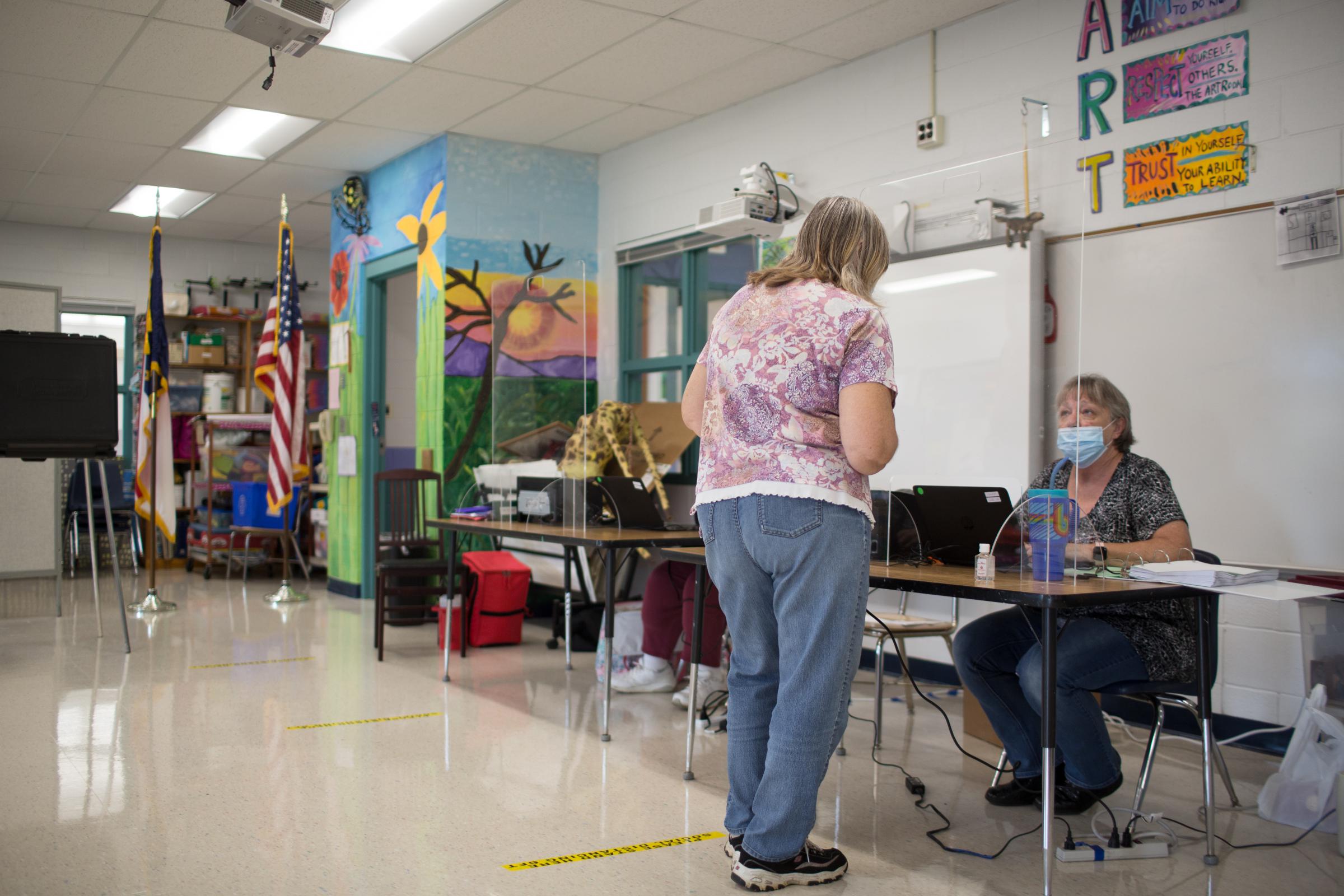 As Early Voting Days Approach, Some NC Counties Still Need Poll Workers ...