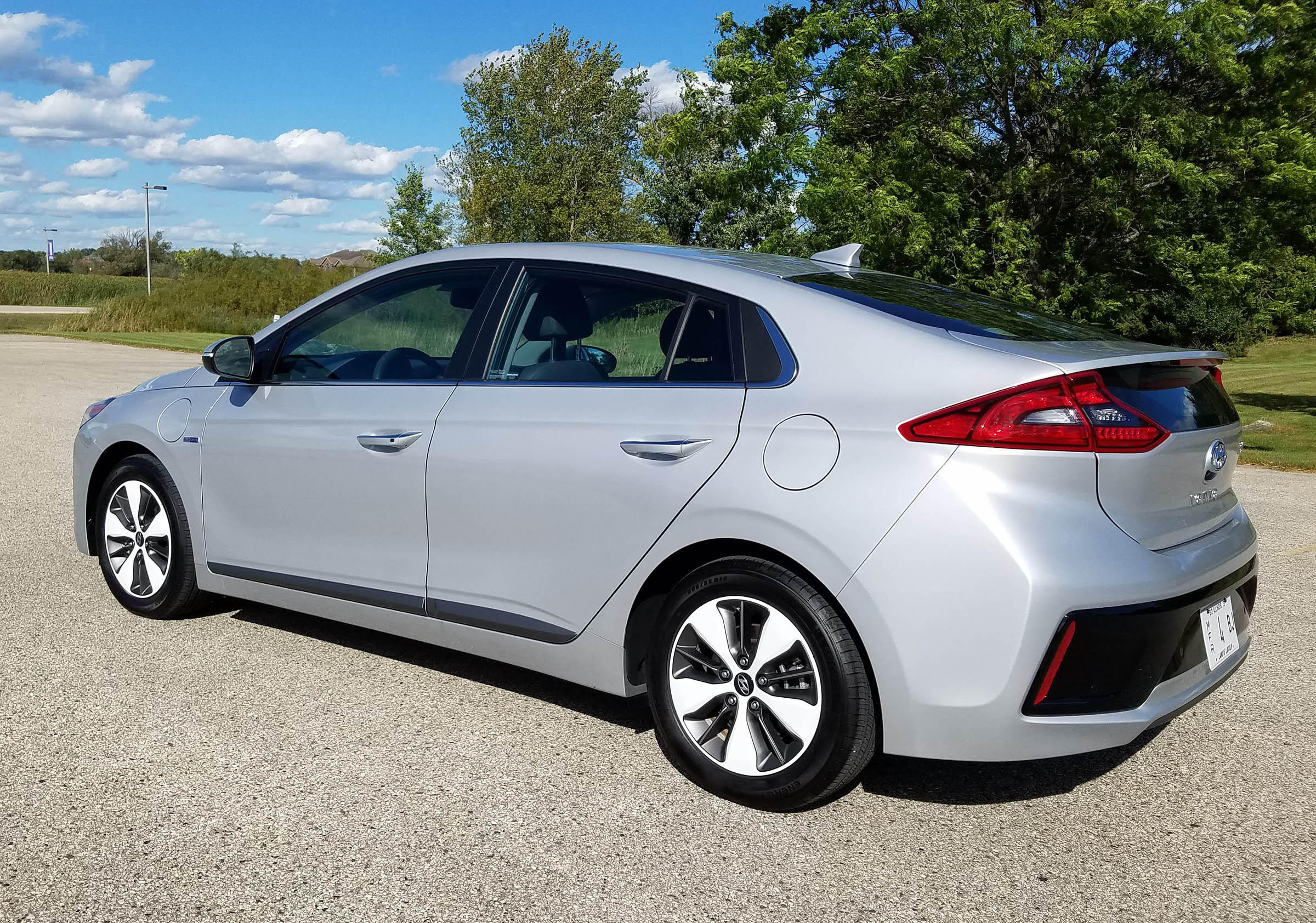 2019 Hyundai Ioniq PlugIn Hybrid Limited Review WUWM