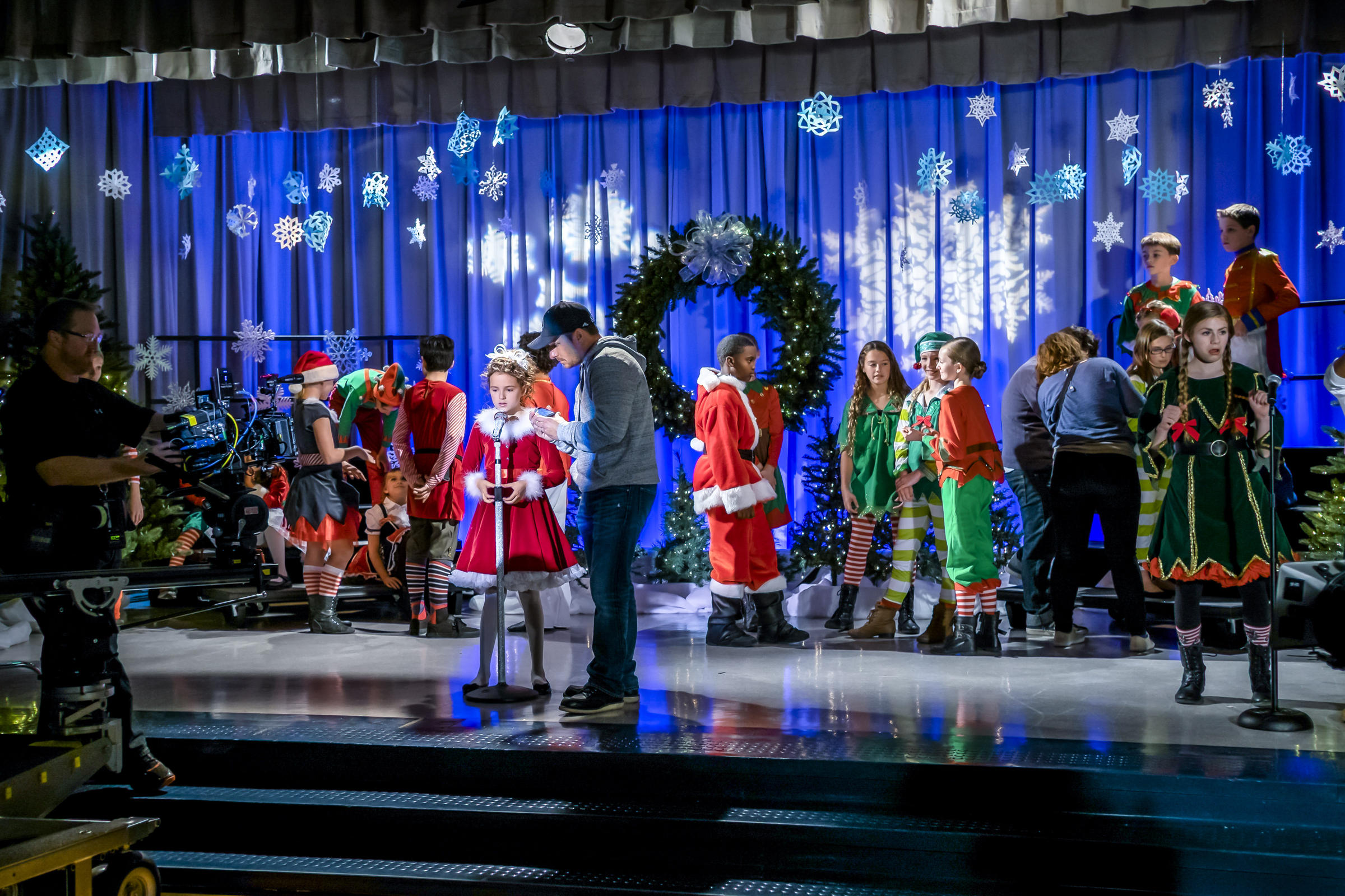 Photos From Mariah Carey’s ‘A Christmas Melody’ WVXU