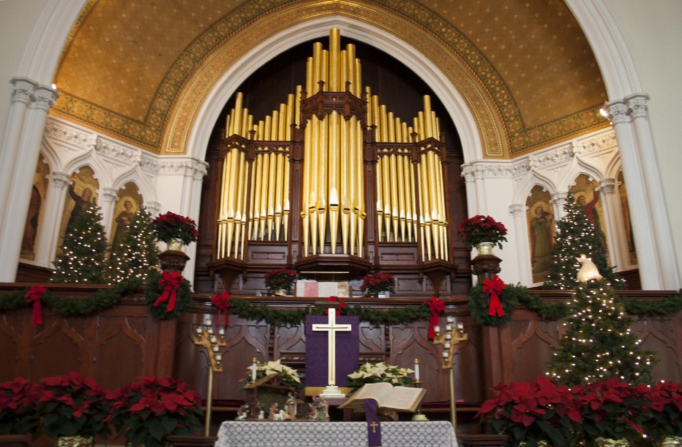 Pipedreams in December 2019 celebrates the holidays | WXXI-FM